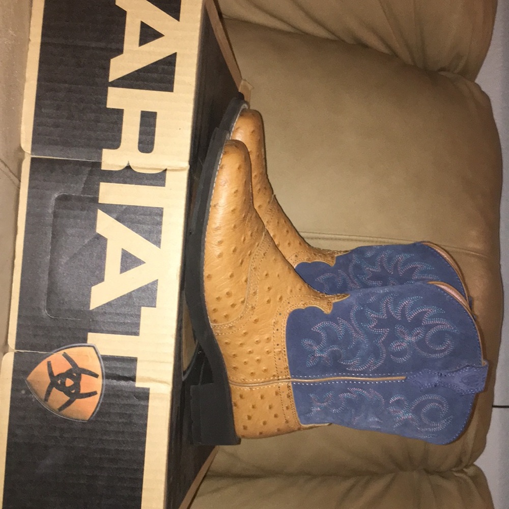 Ariat cowgirl boots